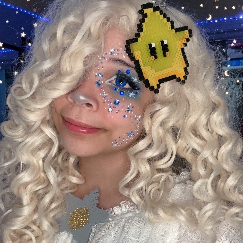 Meet your Posher, Emiri